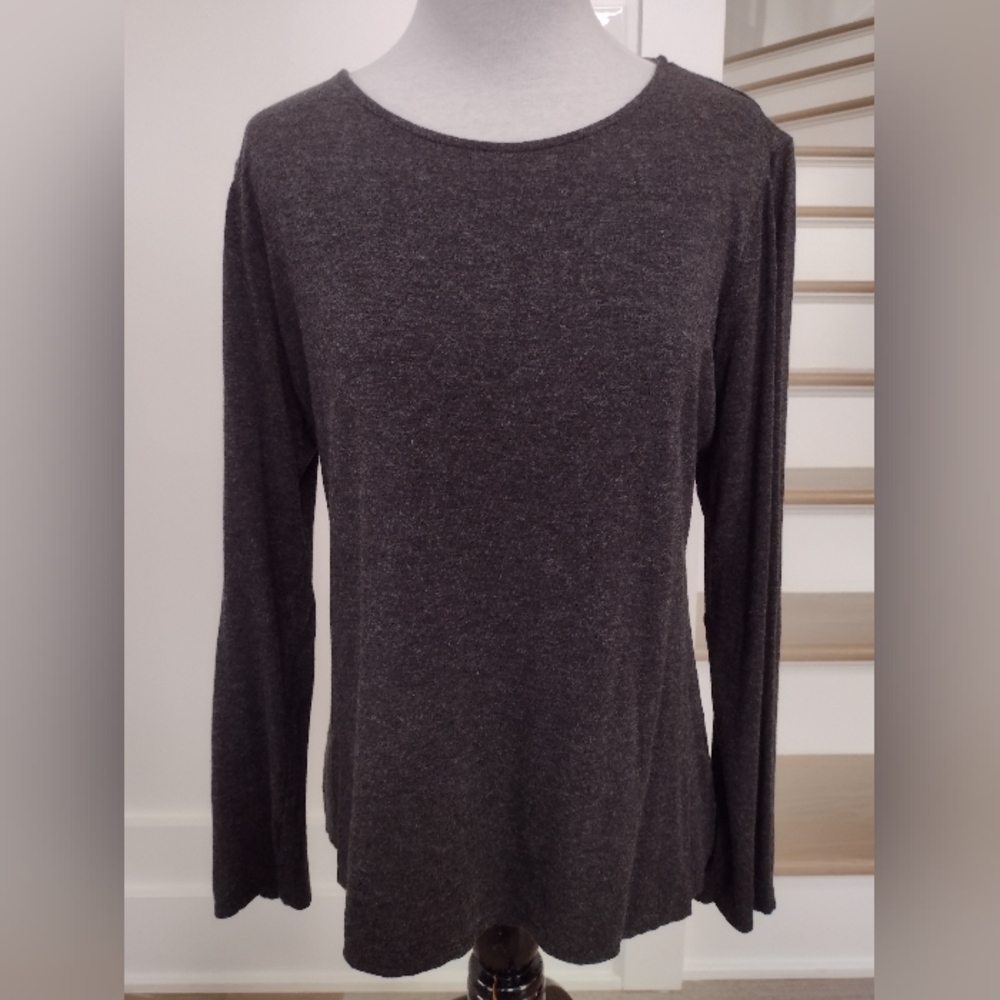 Like New Nordstrom Women's Medium Super Soft Dark Grey Marled Tee Blouse Top EUC